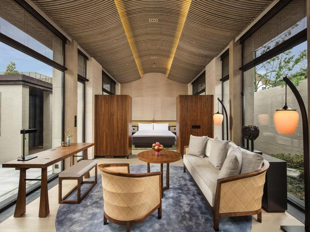 Отель Ahn Luh Zhu Jia Jiao Шанхай Экстерьер фото
